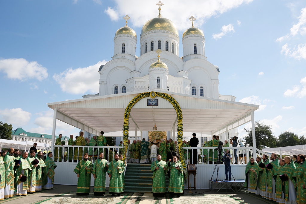 День празднования обретения мощей преподобного Серафима Саровского